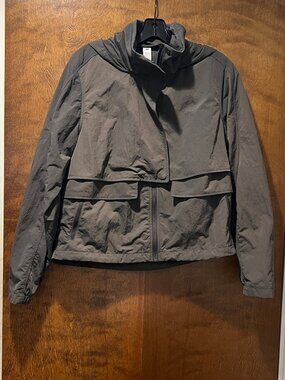 Lululemon Always Effortless Jacket in Sold Out Slate Brown Color Size 6 EUC